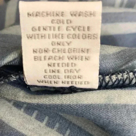 Intro. Striped Chambray Blue White Soft Long Sleeve Button Front Size S—B2 - Picture 8 of 8